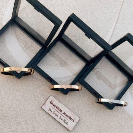 Stainless, anti-tarnish, 22K real gold plated love bracelet.Love Bangle